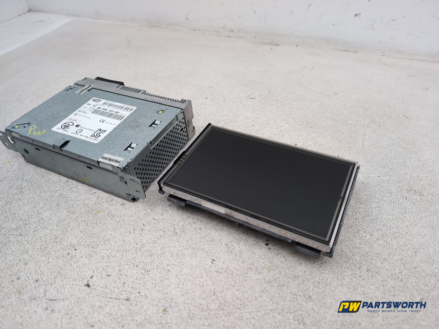 Peugeot 208 Active Stereo Radio Head Unit Cd Player And Display 9805301780 - photo 2