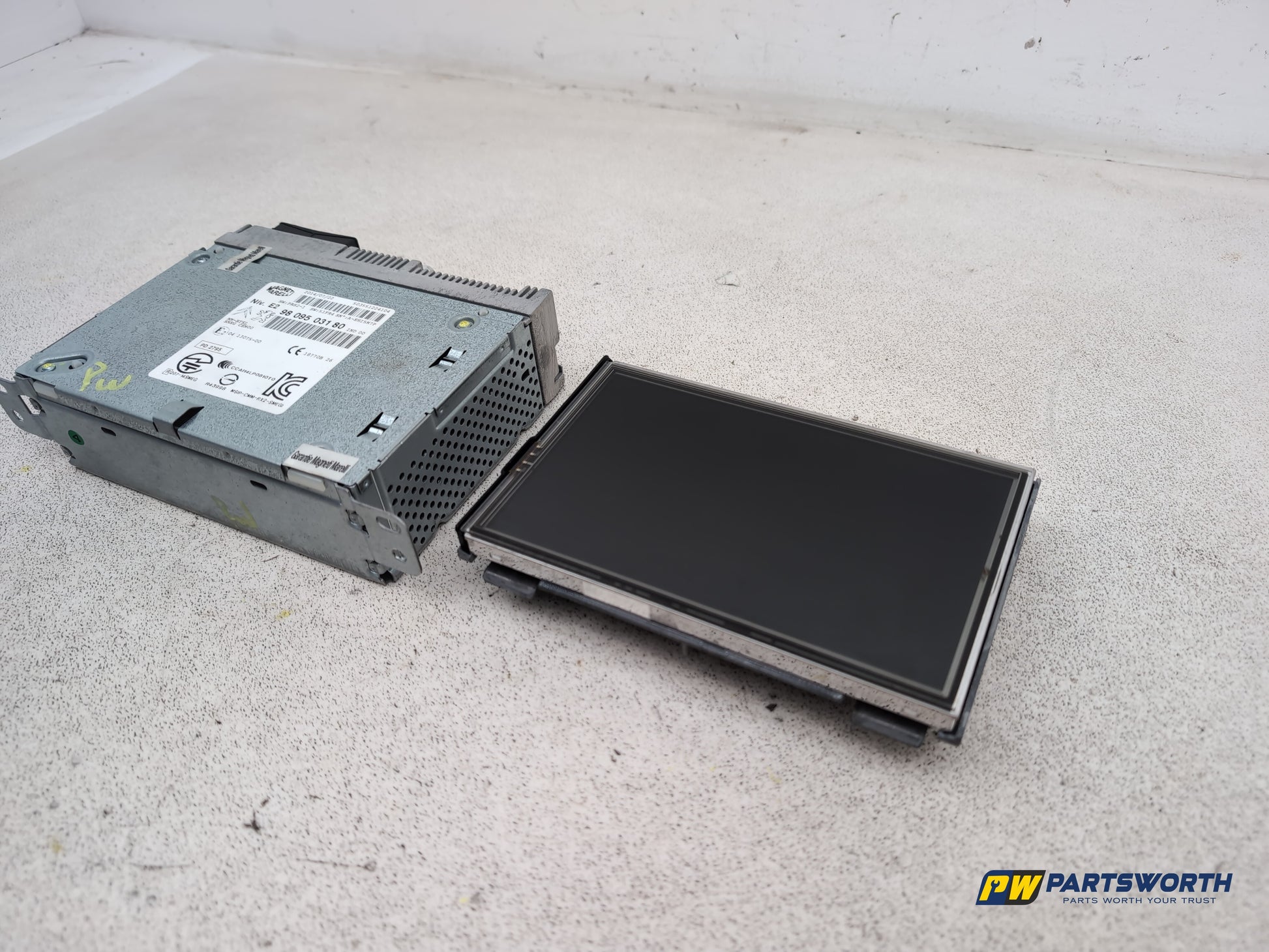 Peugeot 208 Active Stereo Radio Head Unit Cd Player And Display 9805301780 - photo 2