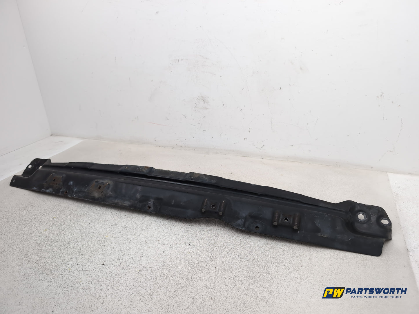 Porsche Cayenne Tiptronic S Radiator Support Bracket 2003-2010 - photo 2