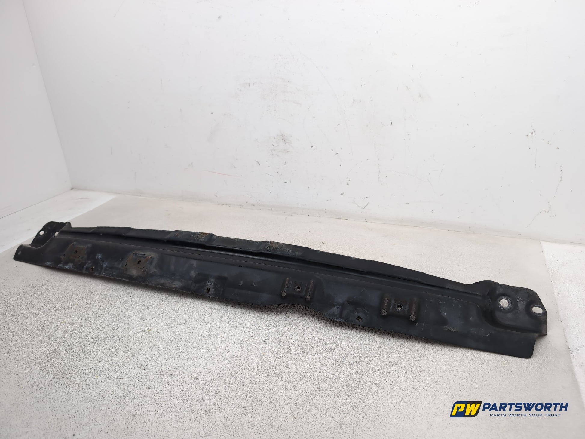 Porsche Cayenne Tiptronic S Radiator Support Bracket 2003-2010 - photo 2