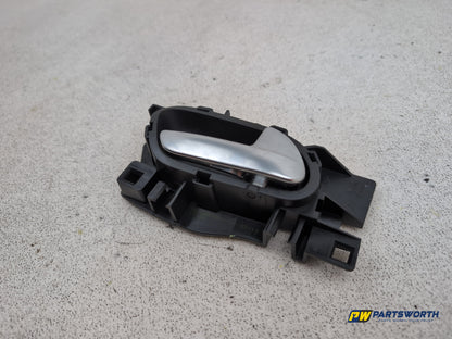 Peugeot 208 Active Door Handle Inner Release Rear Rh Driver Side 96555516vv - photo 2