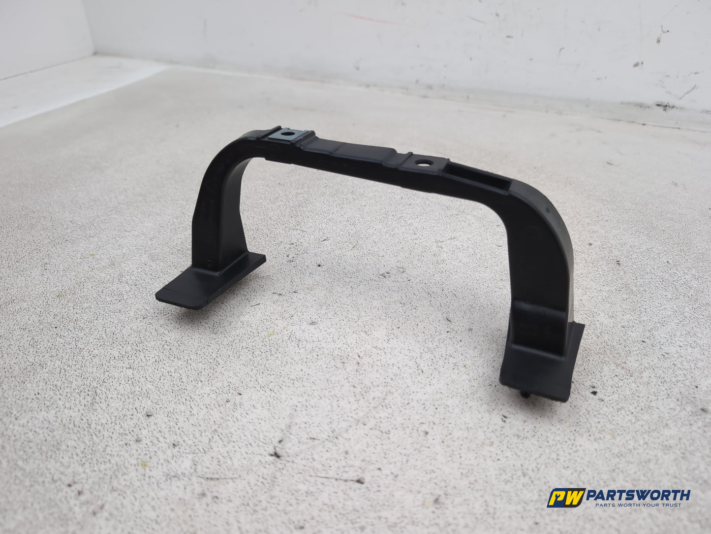 Peugeot 208 Active Front Passenger Side Door Handle Holder Bracket 9674497780 - photo 2