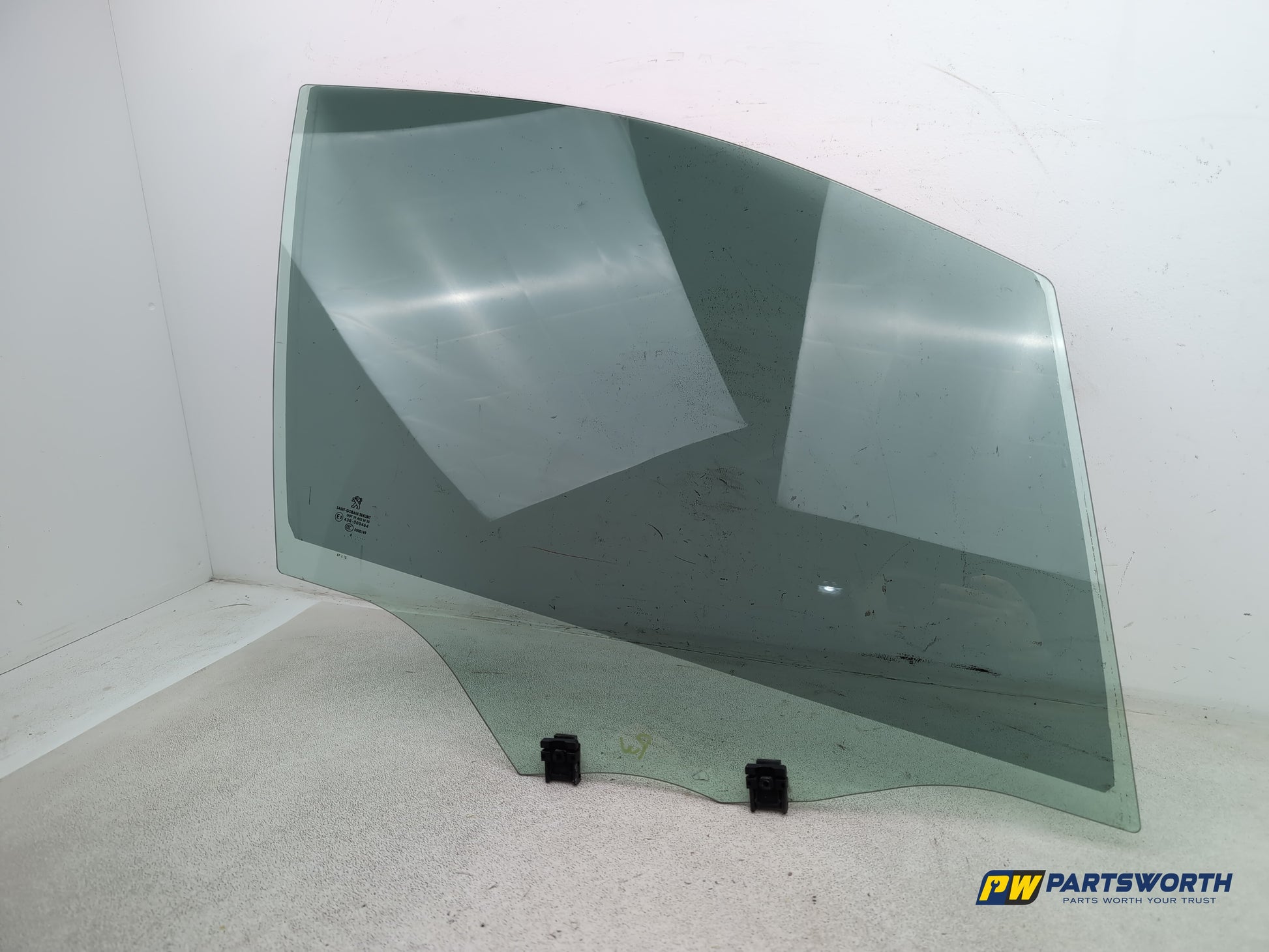 Peugeot 208 Active Tinted Door Glass Front Rh Driver Side 2012-2019 - photo 2