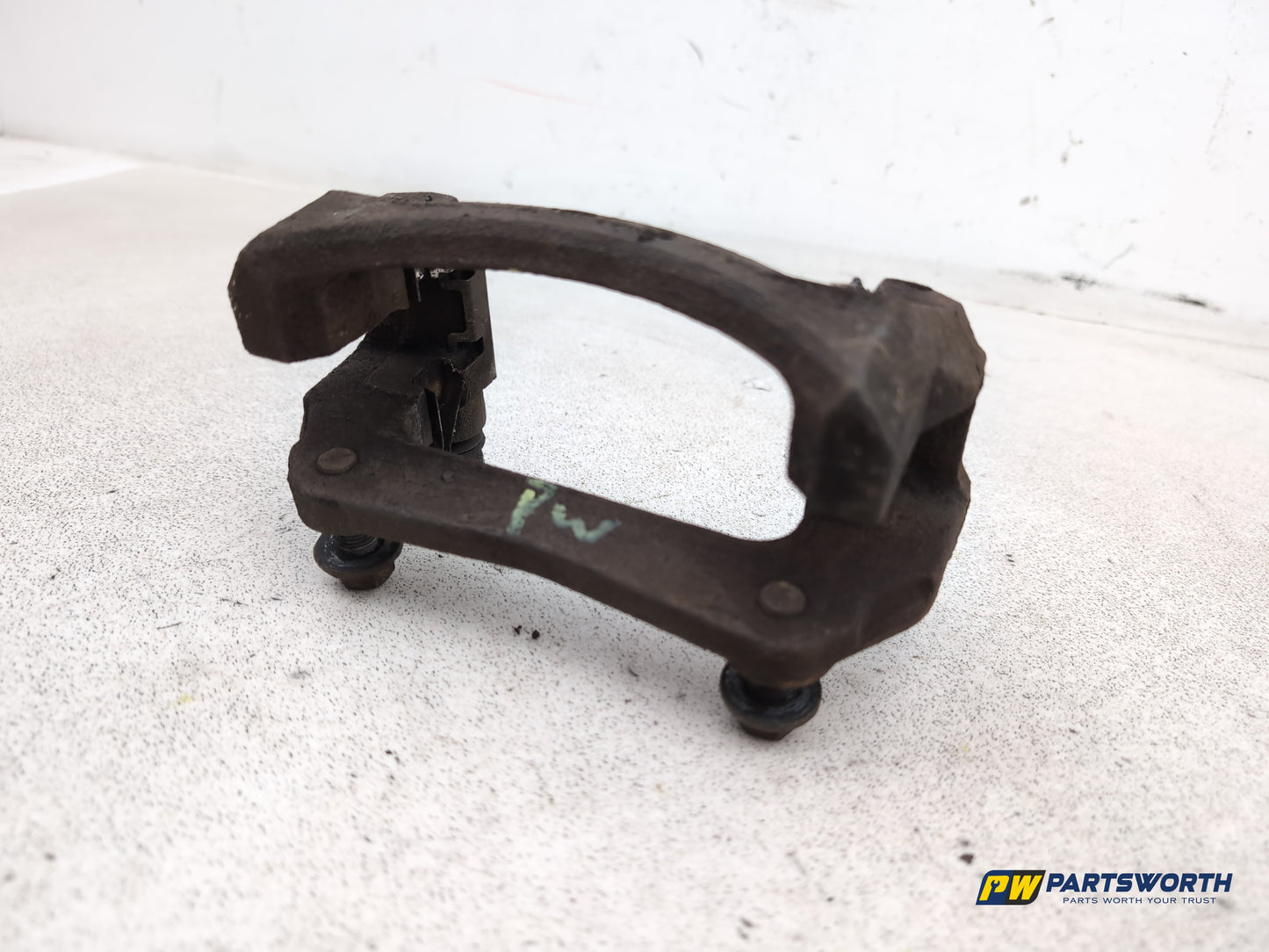 2012 Ford Fiesta Zetec Front Left Passenger Side Brake Caliper Support 2012-2017 - photo 2