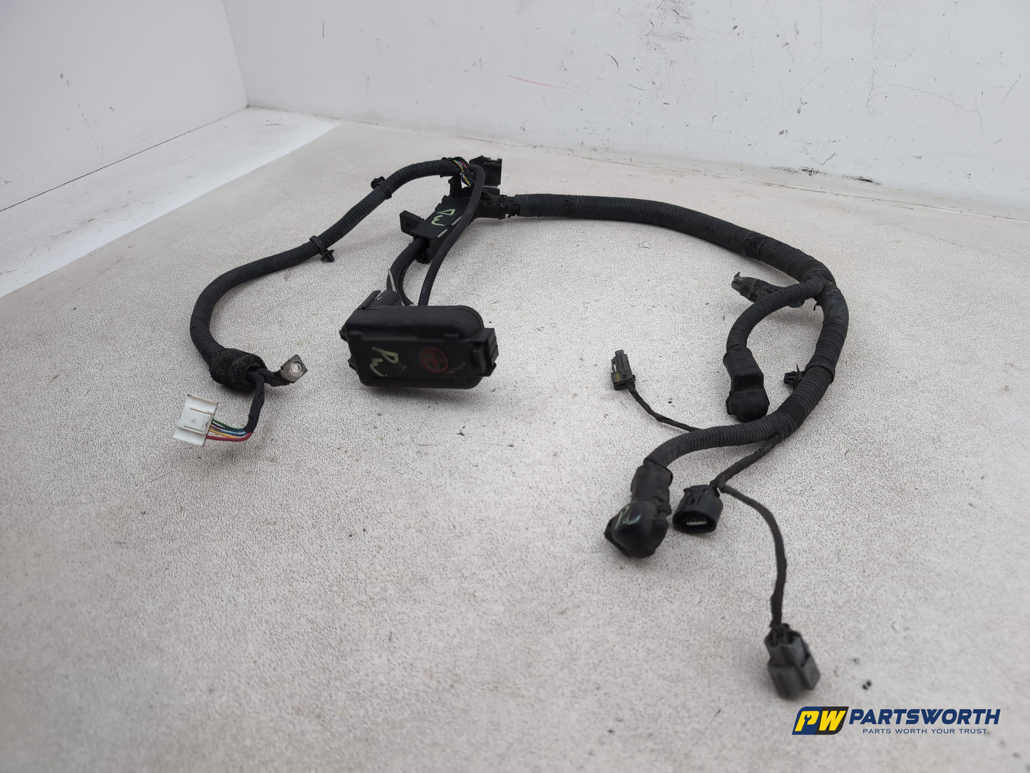 Hyundai Ix35 Style 2wd Crdi 134 Engine Battery Wiring 918502y110 2009-2015 - photo 2