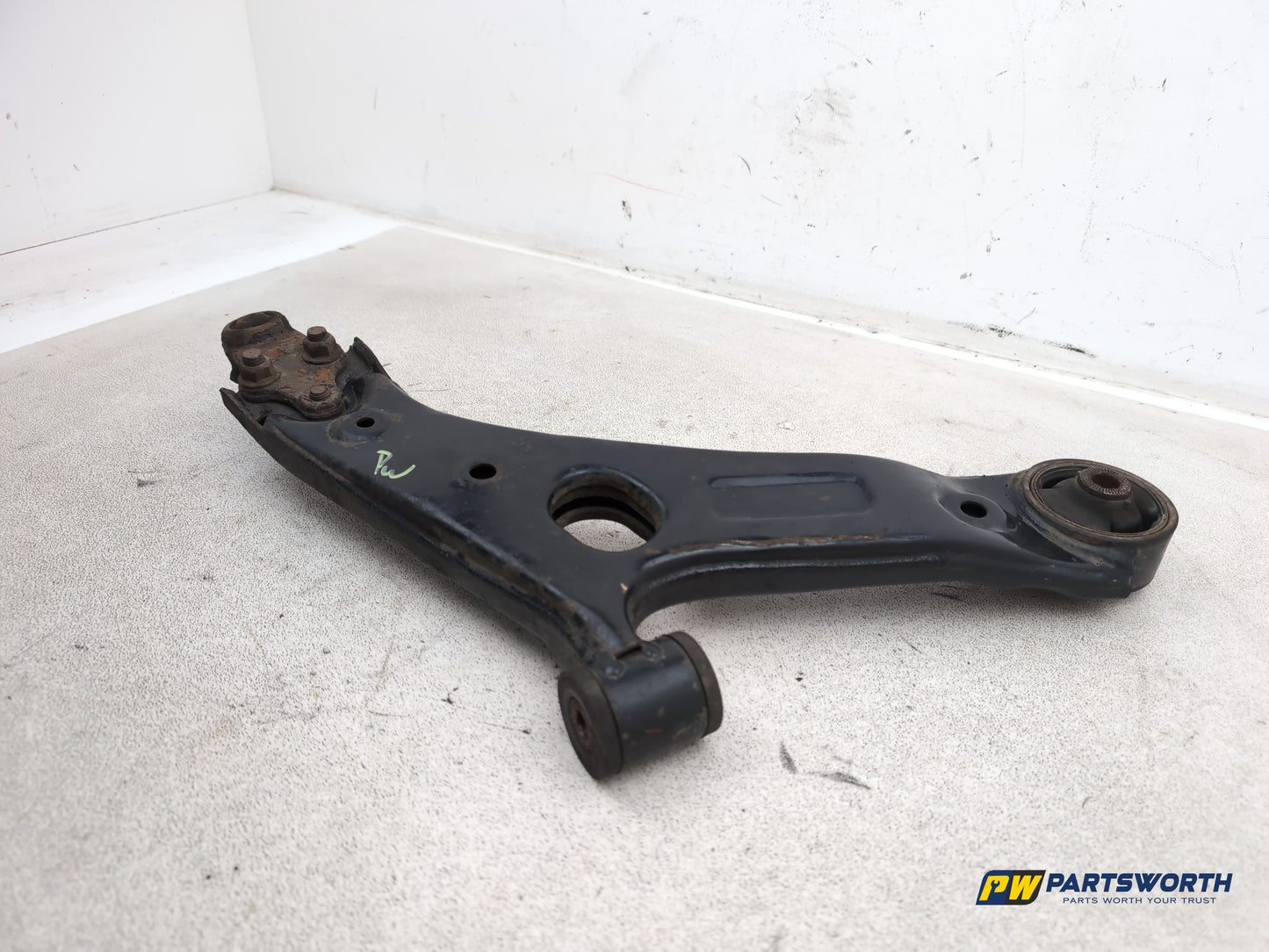 Hyundai Ix35 Style 2wd Suspension Arm Front Lower Wishbone Lh Passenger Side - photo 2