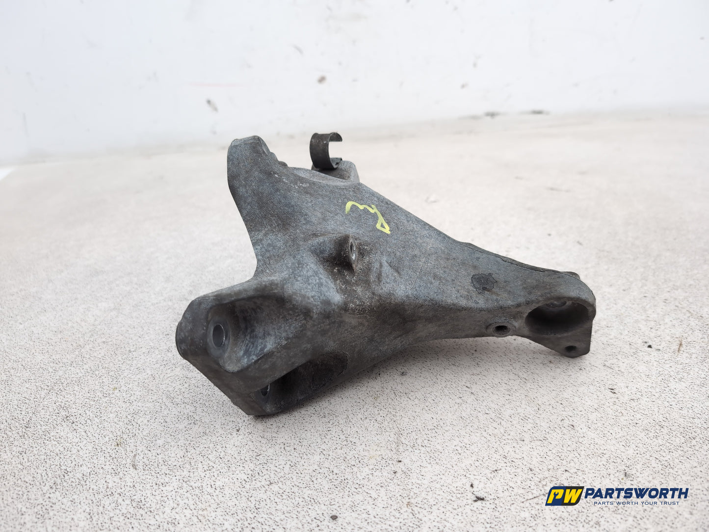 Engine Mounting RH 2