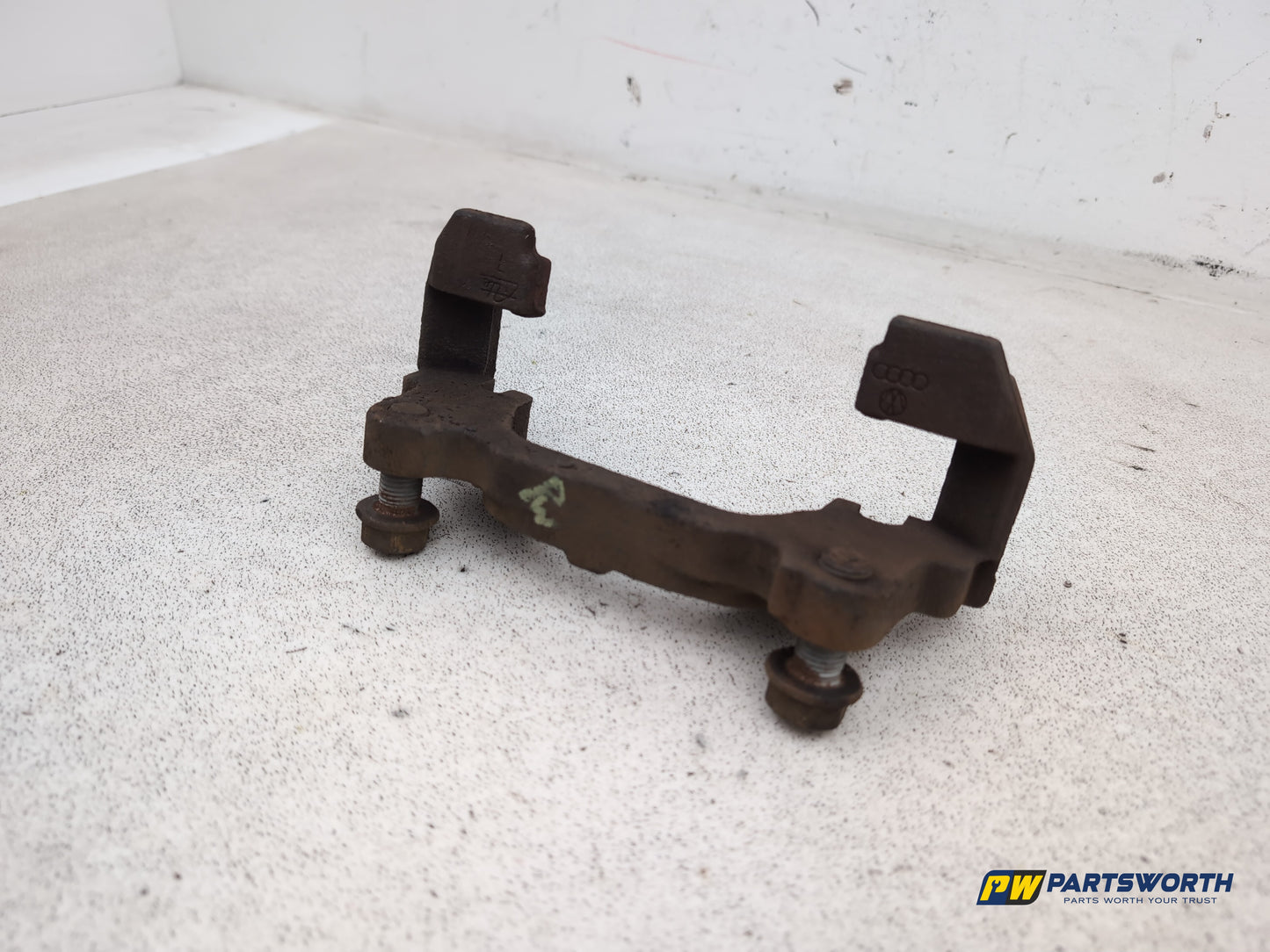 Audi A3 Sport Tfsi Brake Caliper Front Support Lh Passenger Side 2008-2012 - photo 2