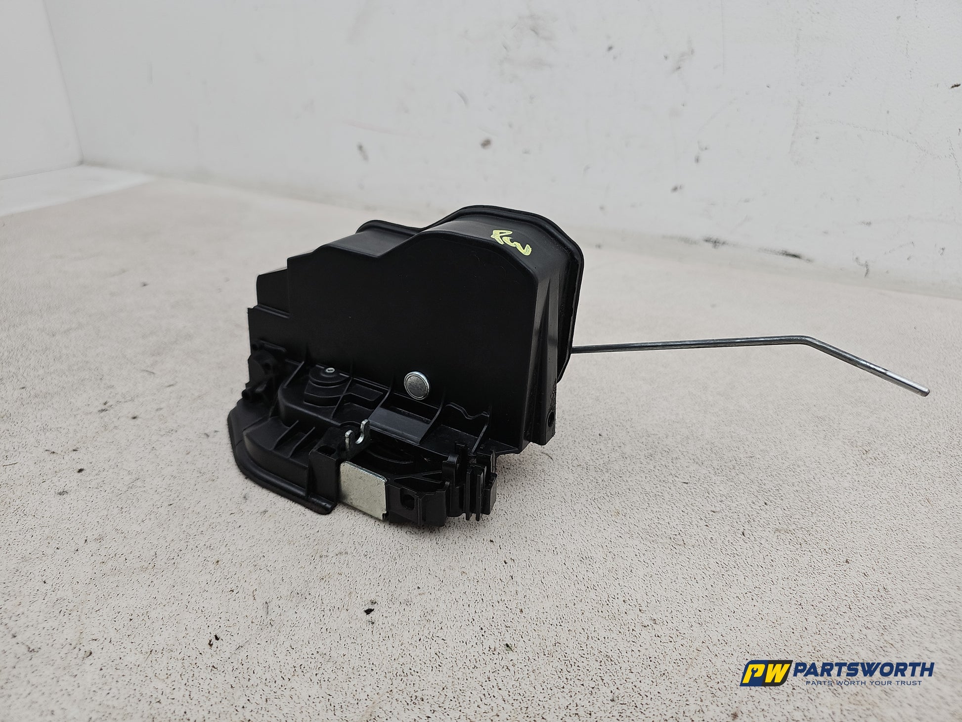 Bmw 520d Se Driver Side Right Rear Door Lock Actuator 7202148 2013-2015 - photo 2