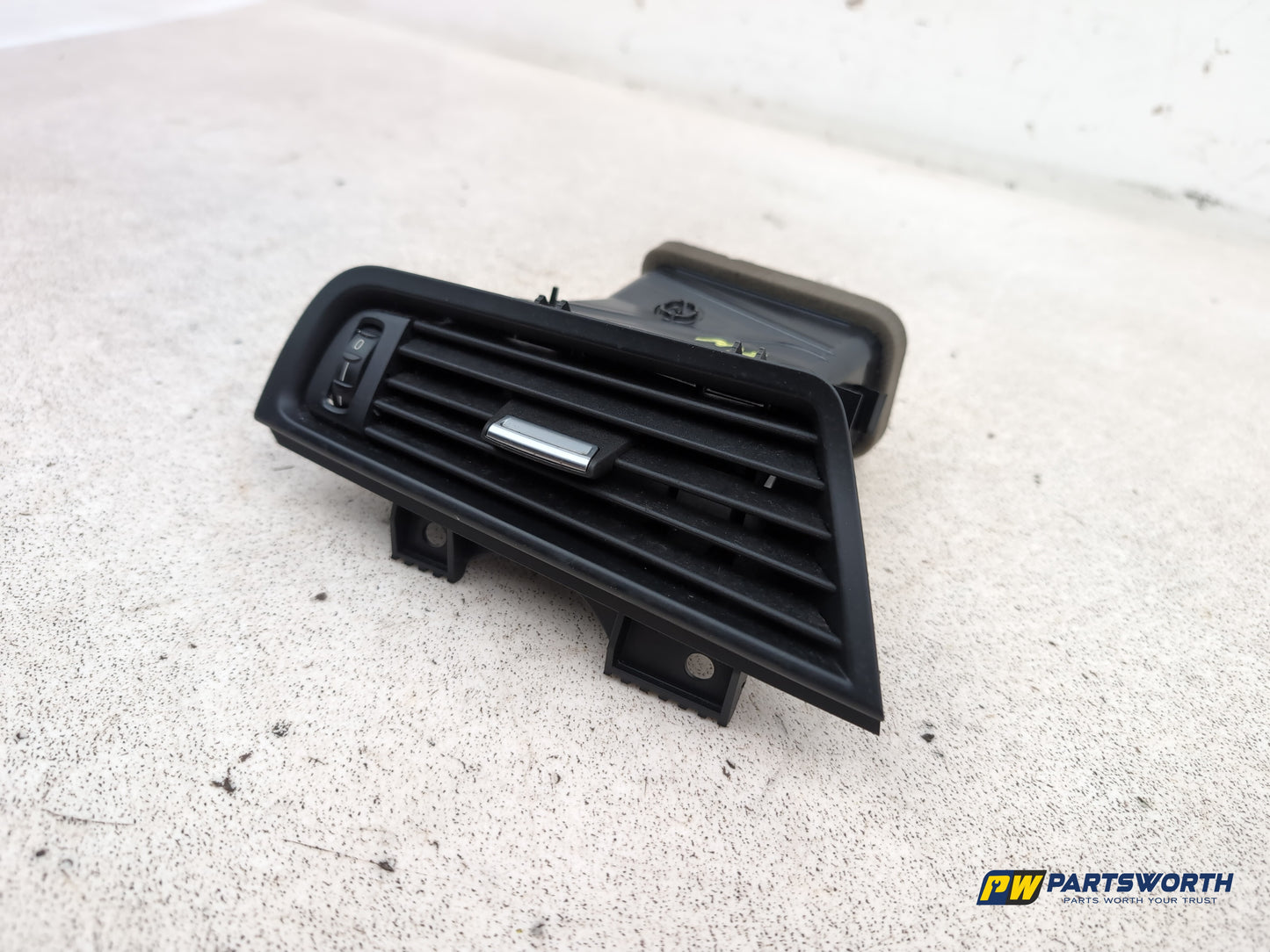 Bmw 520d Se Dashboard Trim With Air Vent Passenger Side 2013-2015 - photo 2