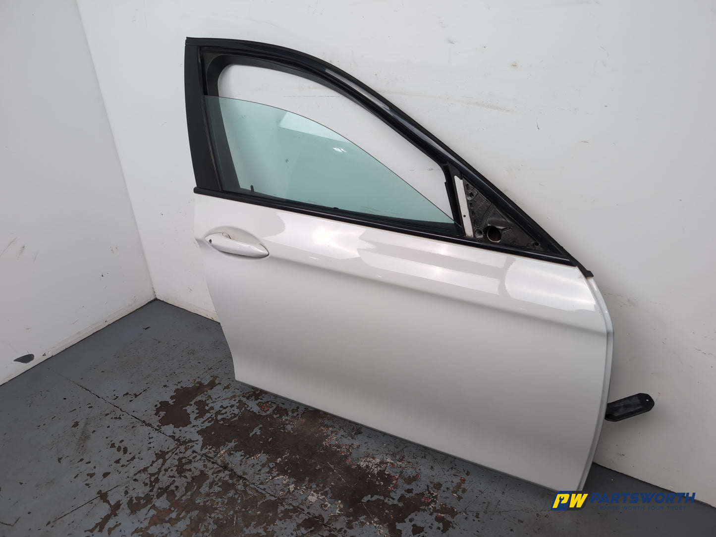 Bmw 520 5 Series F10 Se Door Front Rh Driver Side Alpine White 300 2013-2017 - photo 2