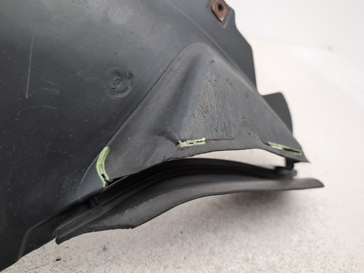 Moulding Wheel Arch Front LH 8