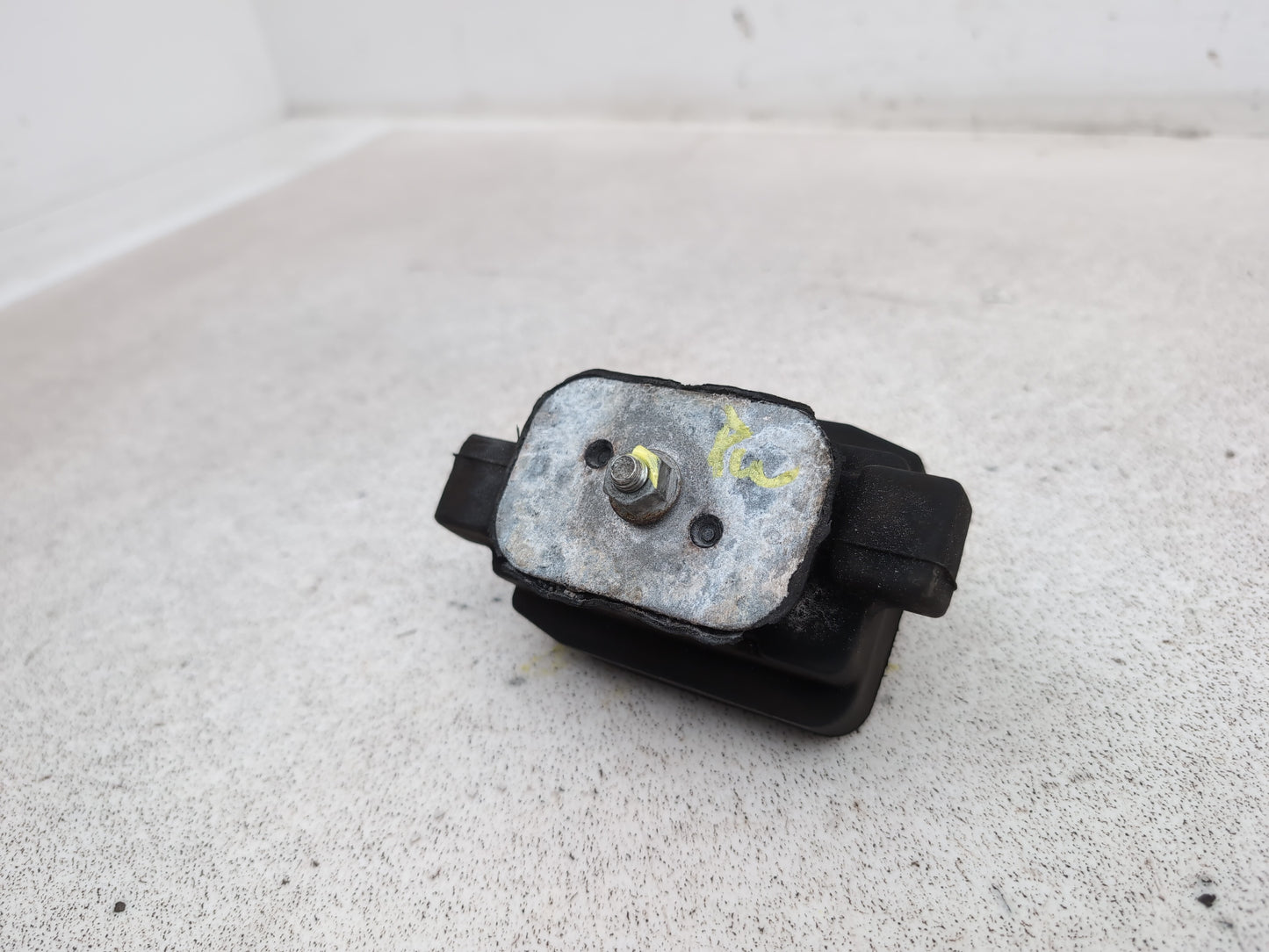 Engine Mounting Bracket 2