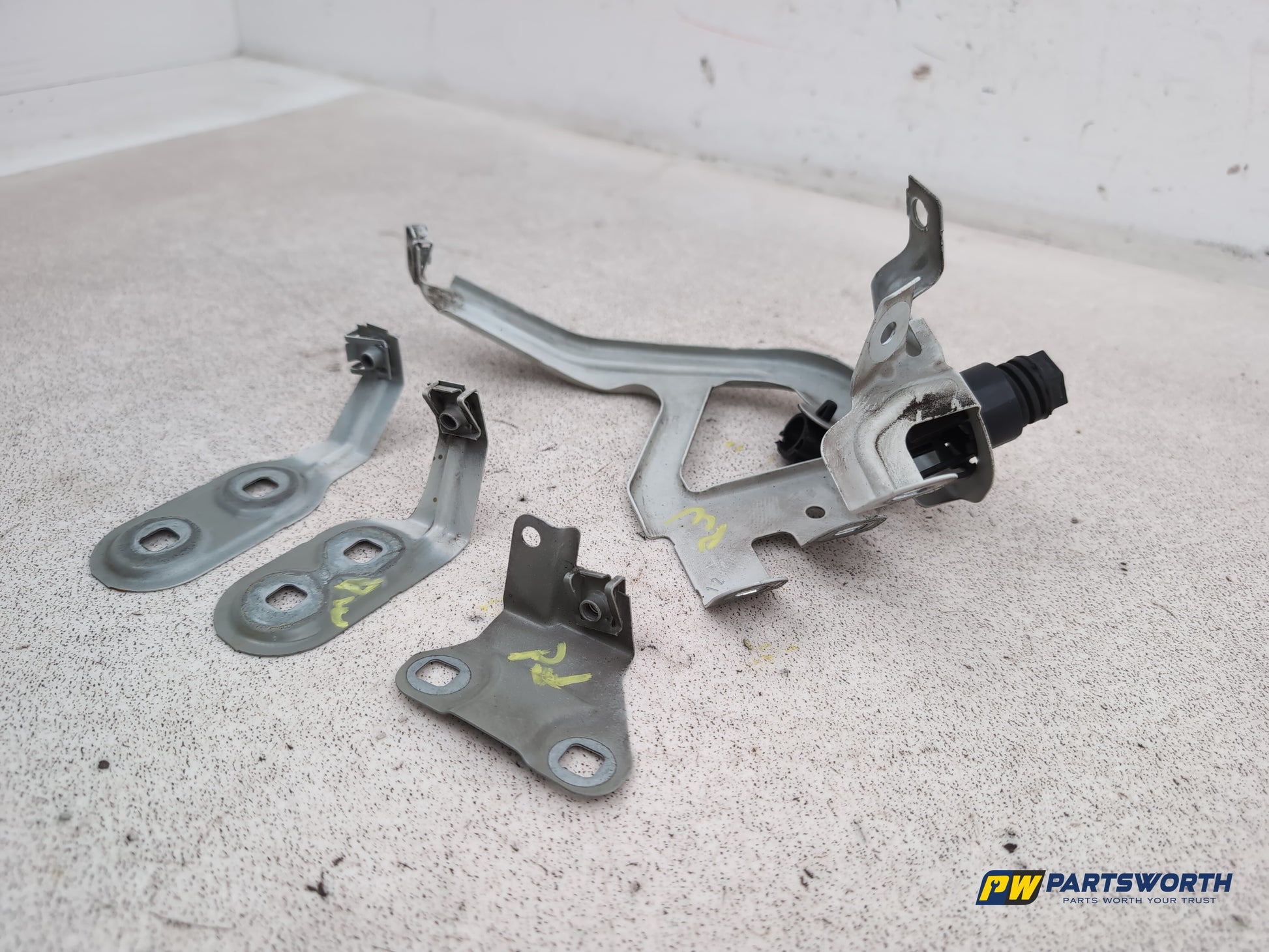 Bmw 5 Series 520d Se Wing Bracket Set Right Driver Side 2013-2017 - photo 2