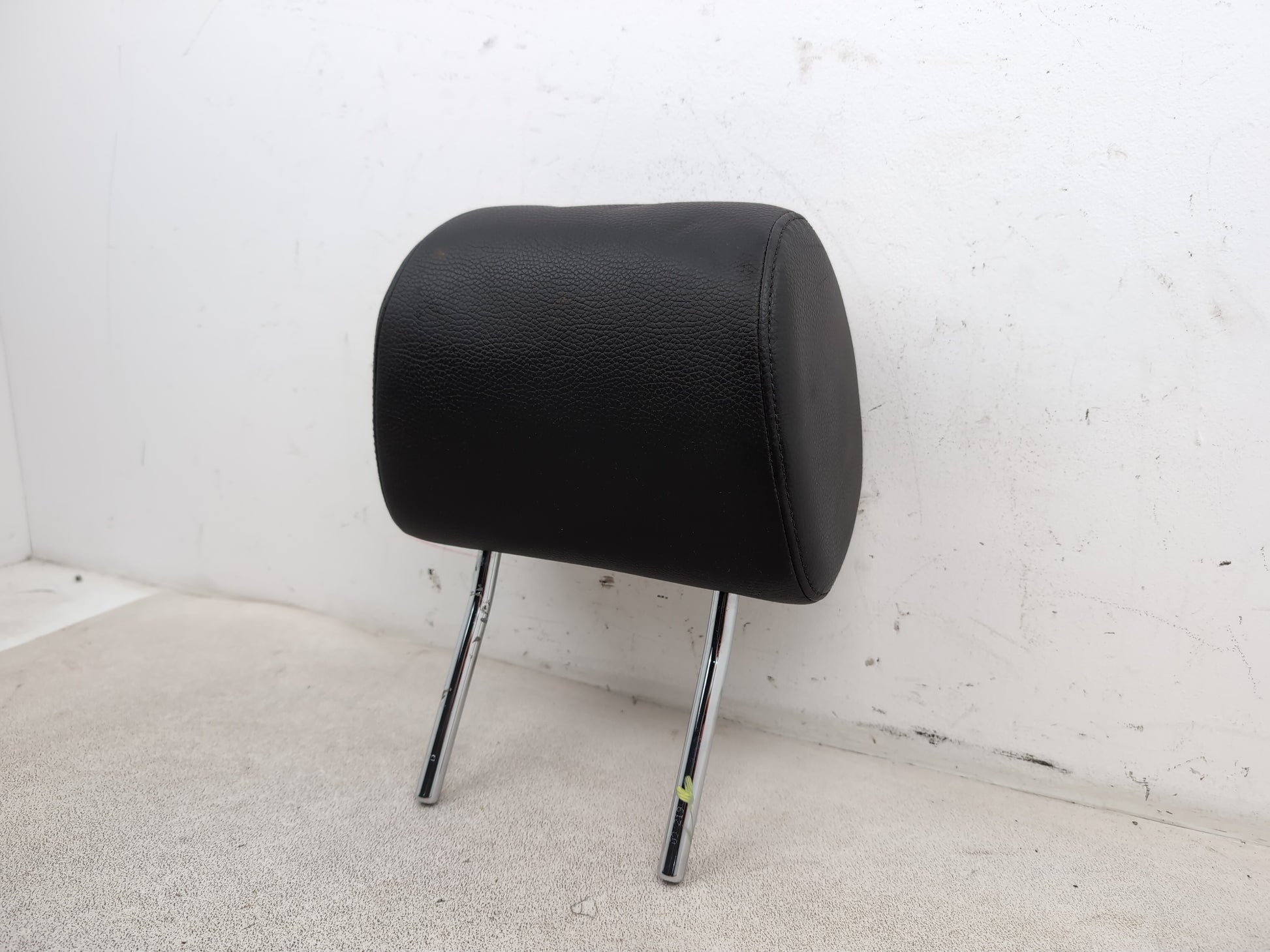 Rear Headrest 2