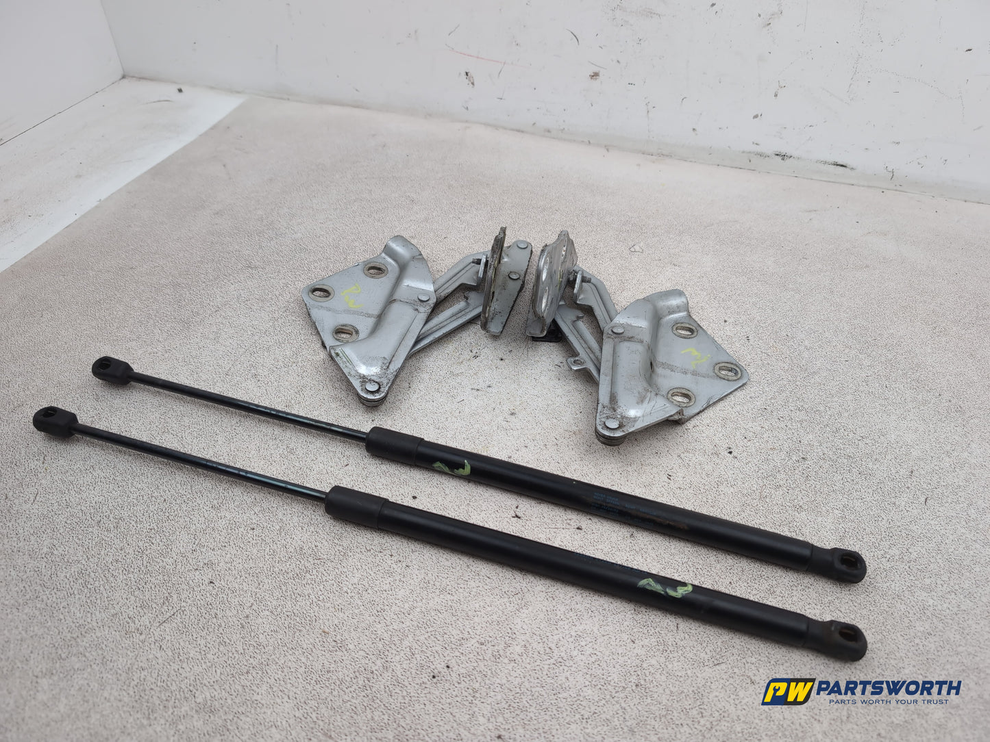 Bonnet Hinges 2