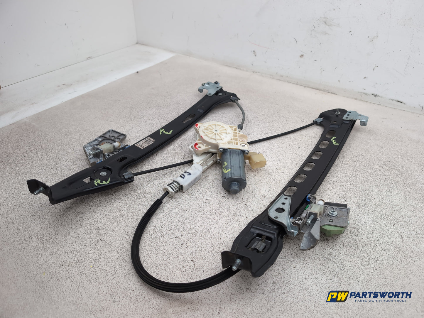Door Rear Window Regulator RH 2