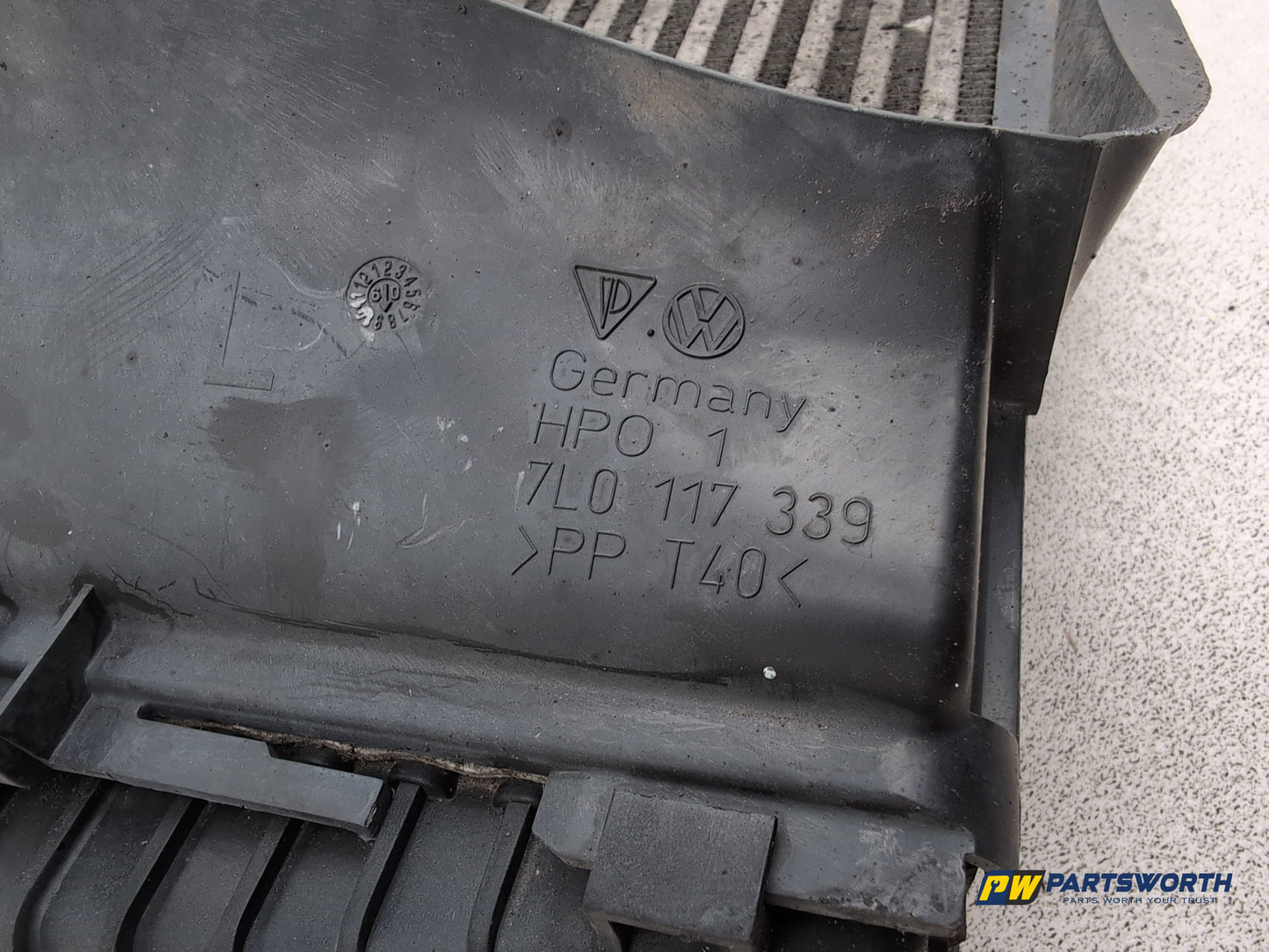 Volkswagen Touareg Altitude V6 Tdi Left Intercooler Radiator 7l6145803d - photo 8