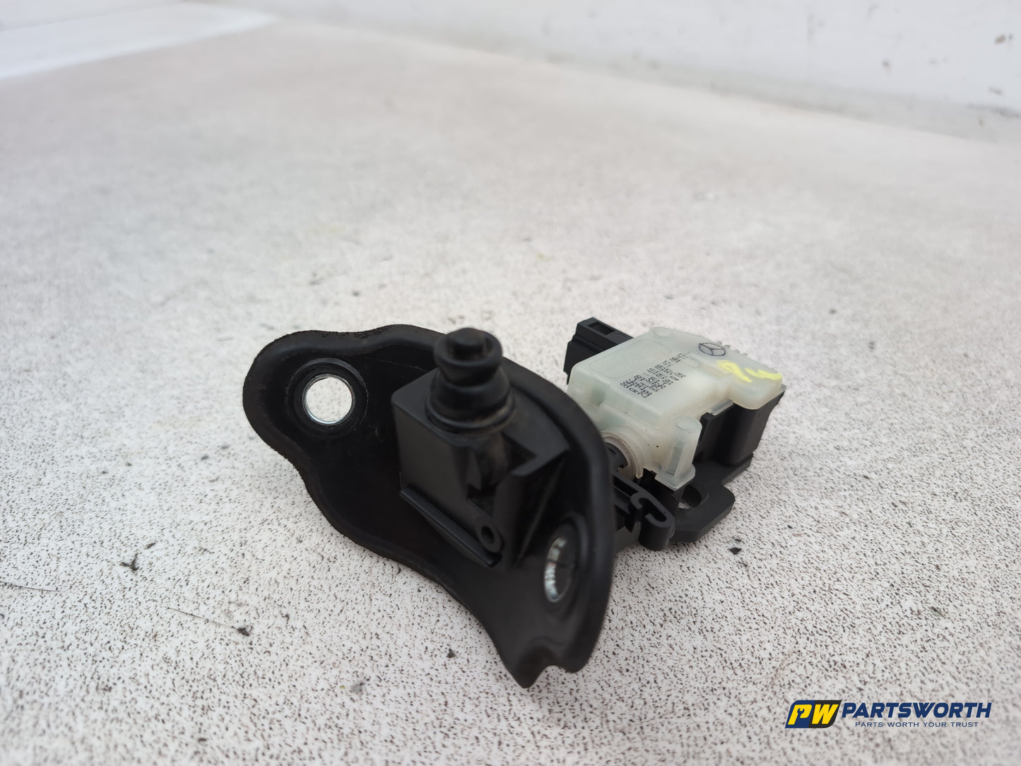 Mercedes Cls 320 Cdi Auto Fuel Filler Flap Actuator A2518200197 - photo 2