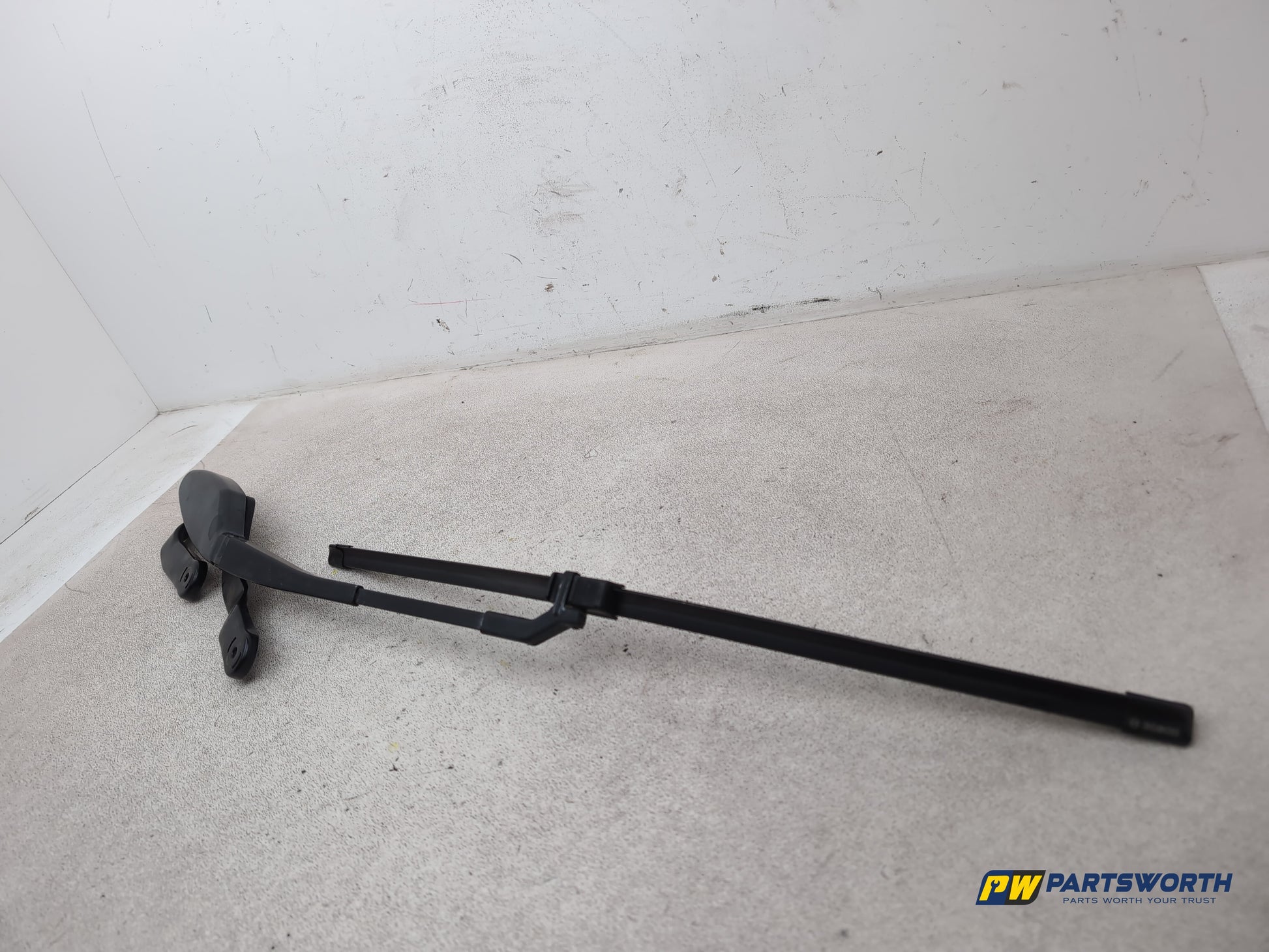 Wiper Front Arm LH 2