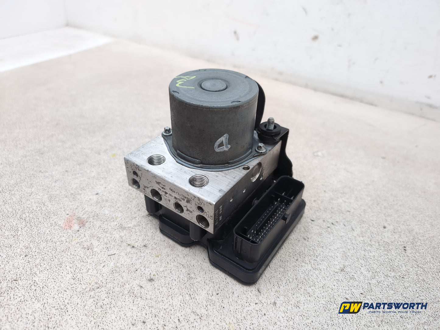 Jaguar Xf Portfolio D Abs Pump Hx7314f447af 2015-2017 - photo 2