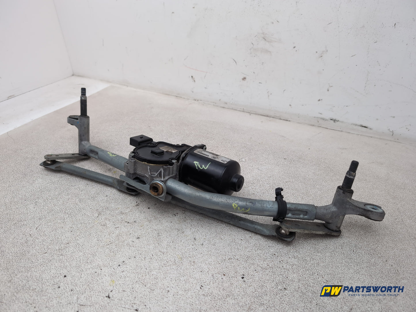 Front Wiper Motor & Mechanism / Linkage 2