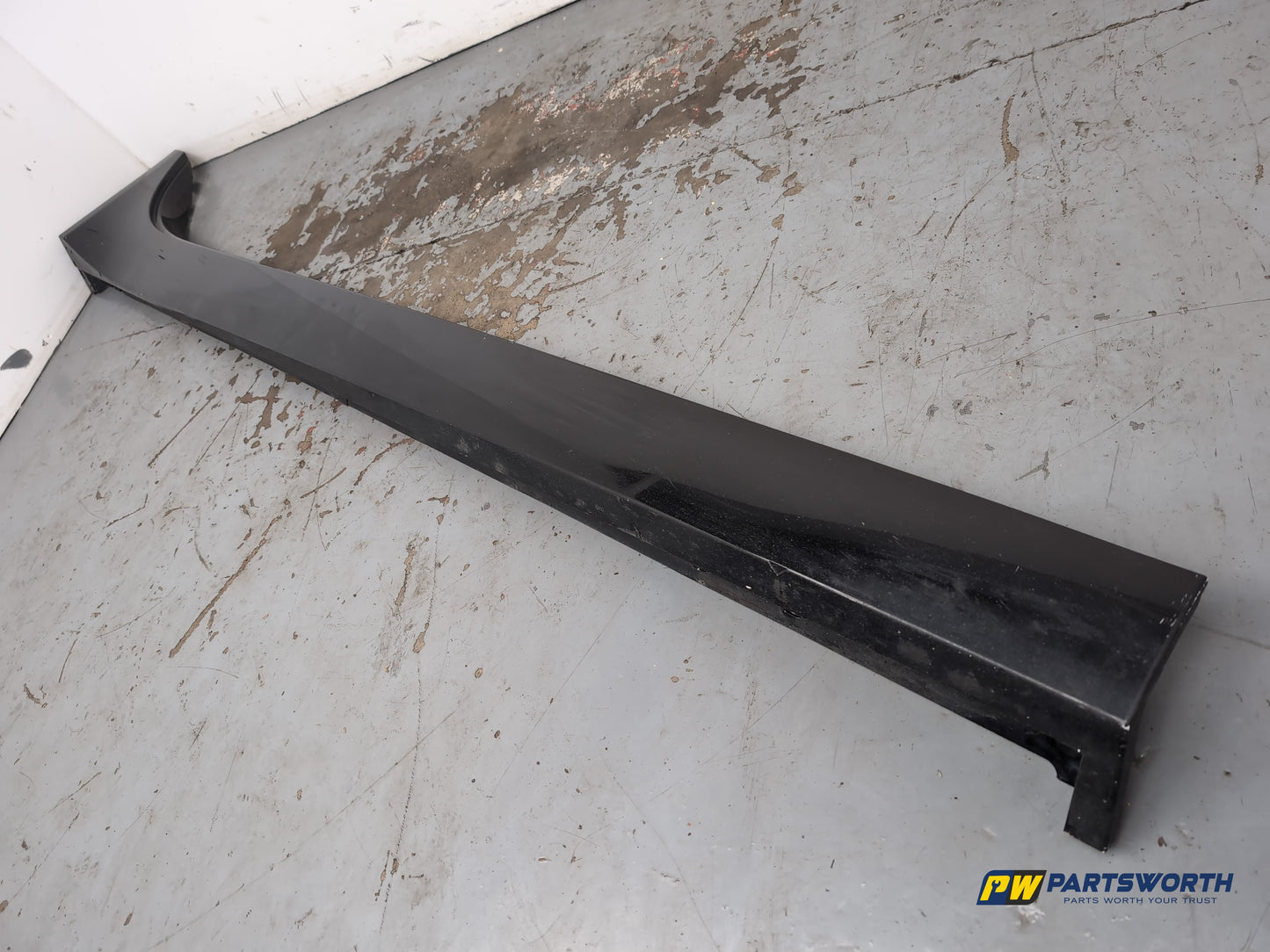 Side Skirt RH 7