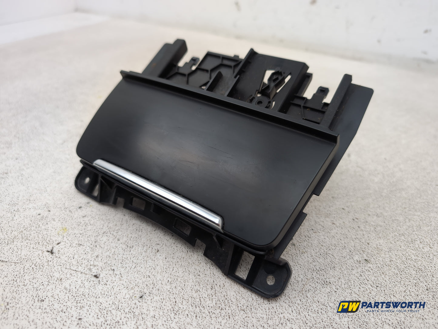 Audi A4 S Line Black Edit Tdi Quat Centre Console Ashtray Charging Point - photo 2