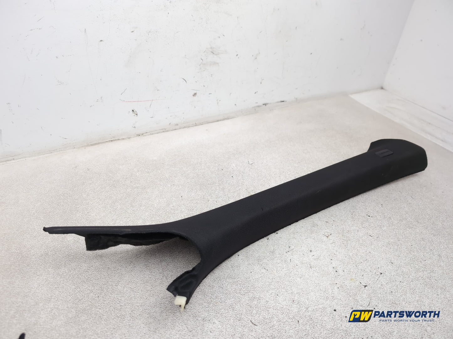 RH A Pillar Trim  2