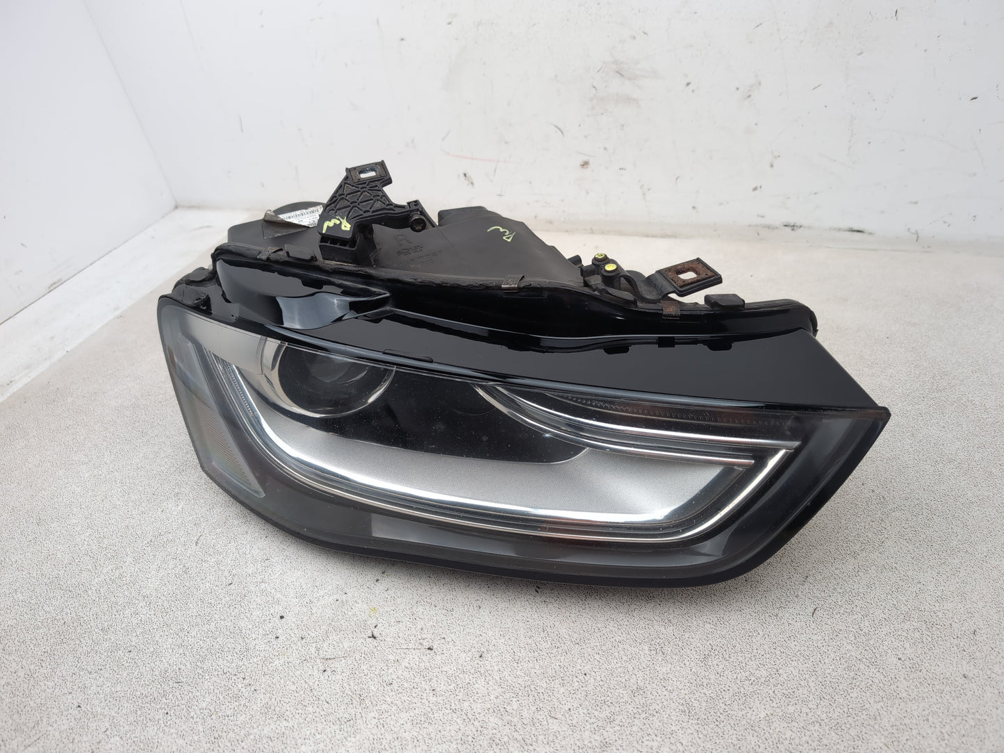 Audi A4 S Line Headlamp Rh Driver Side Xenon Led 8k0941006a Faulty Strip - photo 2