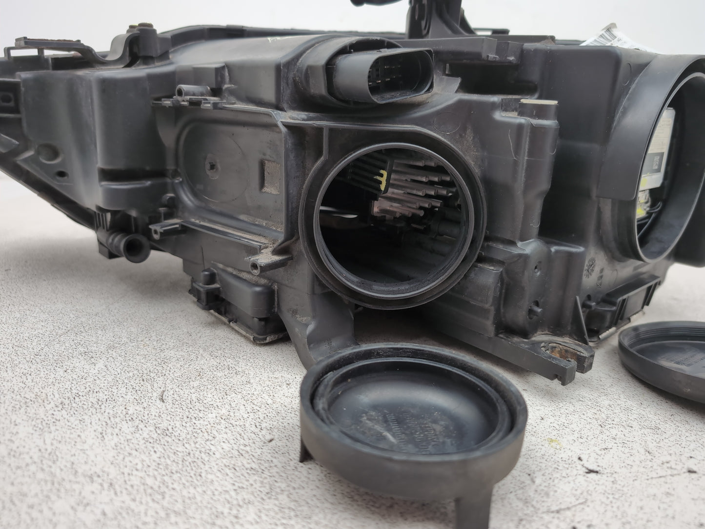 Audi A4 S Line Headlamp Rh Driver Side Xenon Led 8k0941006a Faulty Strip - photo 9