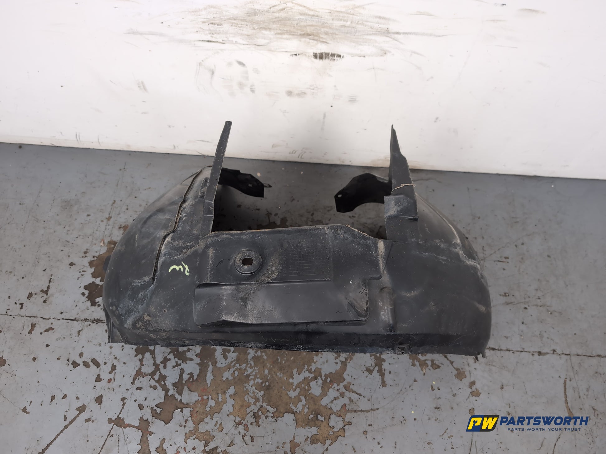 Moulding Wheel Arch Front LH 2