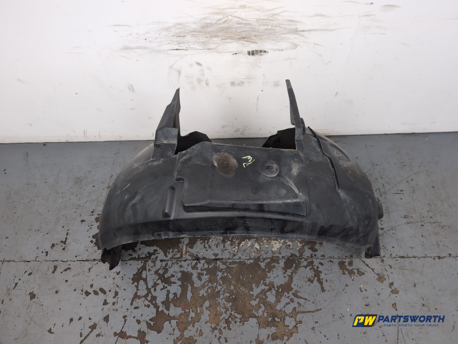 Moulding Wheel Arch Front RH 2