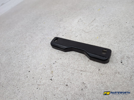 Mercedes-Benz Ml300 Sport Cdi Blue-Cy A Battery Mounting Rail A2516160018 - photo 2