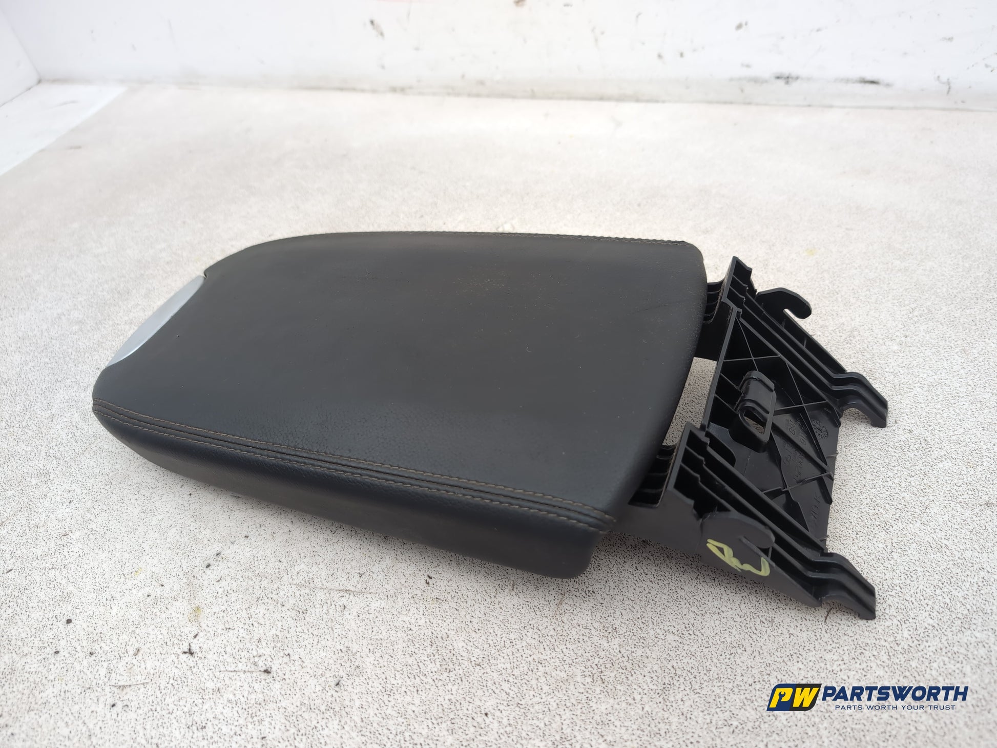 Mercedes-Benz Ml300 Sport Cdi Blue-Cy Centre Console Armrest A164800251 - photo 2