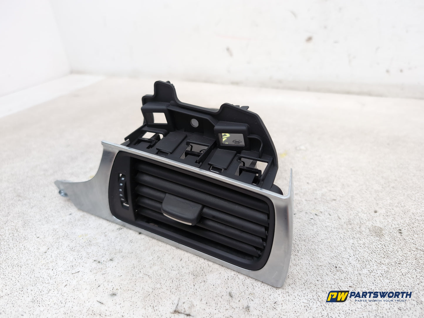 Audi A6 Se Tdi Quattro Auto Front Right Panel Dashboard Air Vent 4g2820902 - photo 2