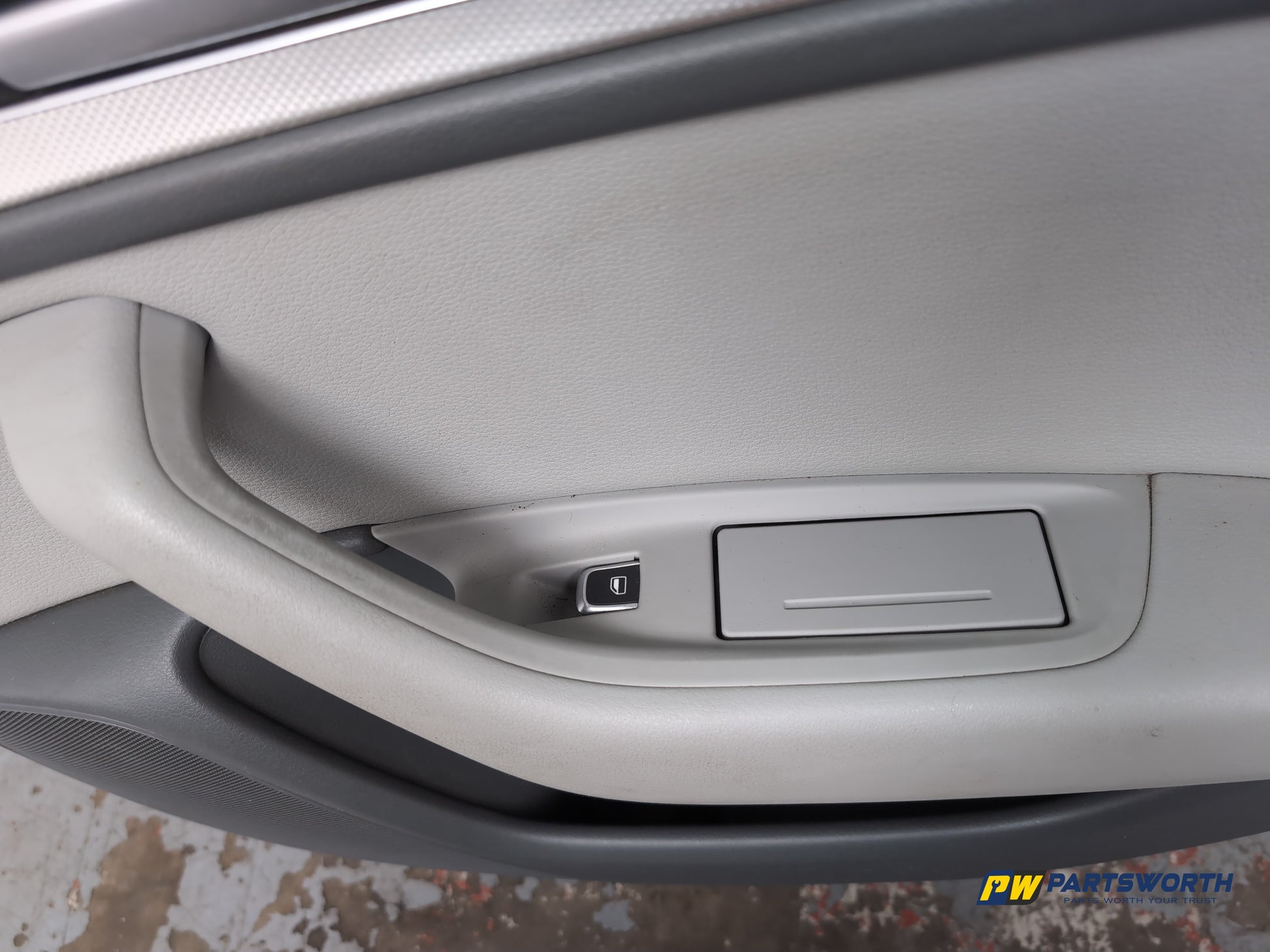 Door Rear RH 8