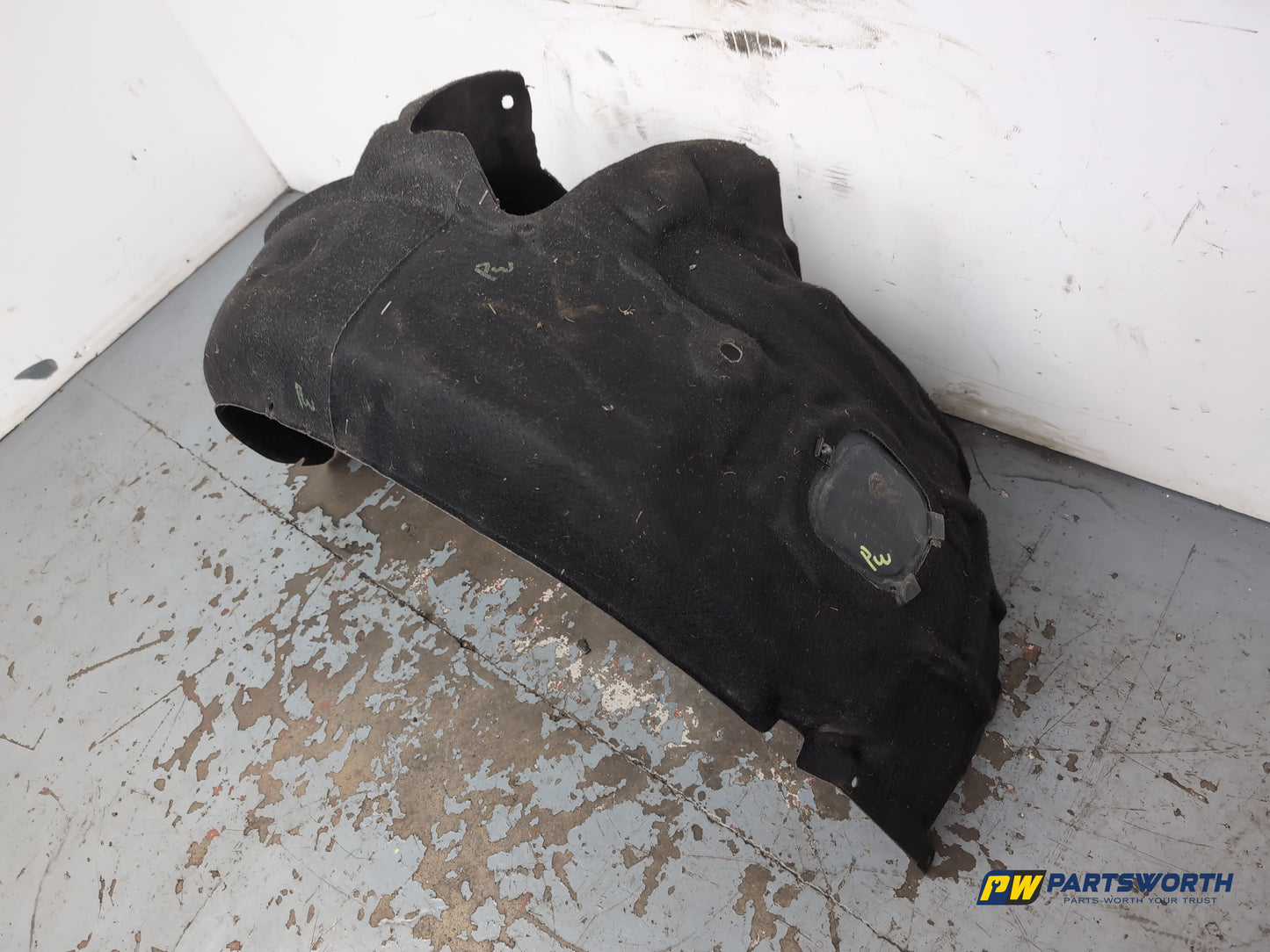 Moulding Wheel Arch Front RH 2