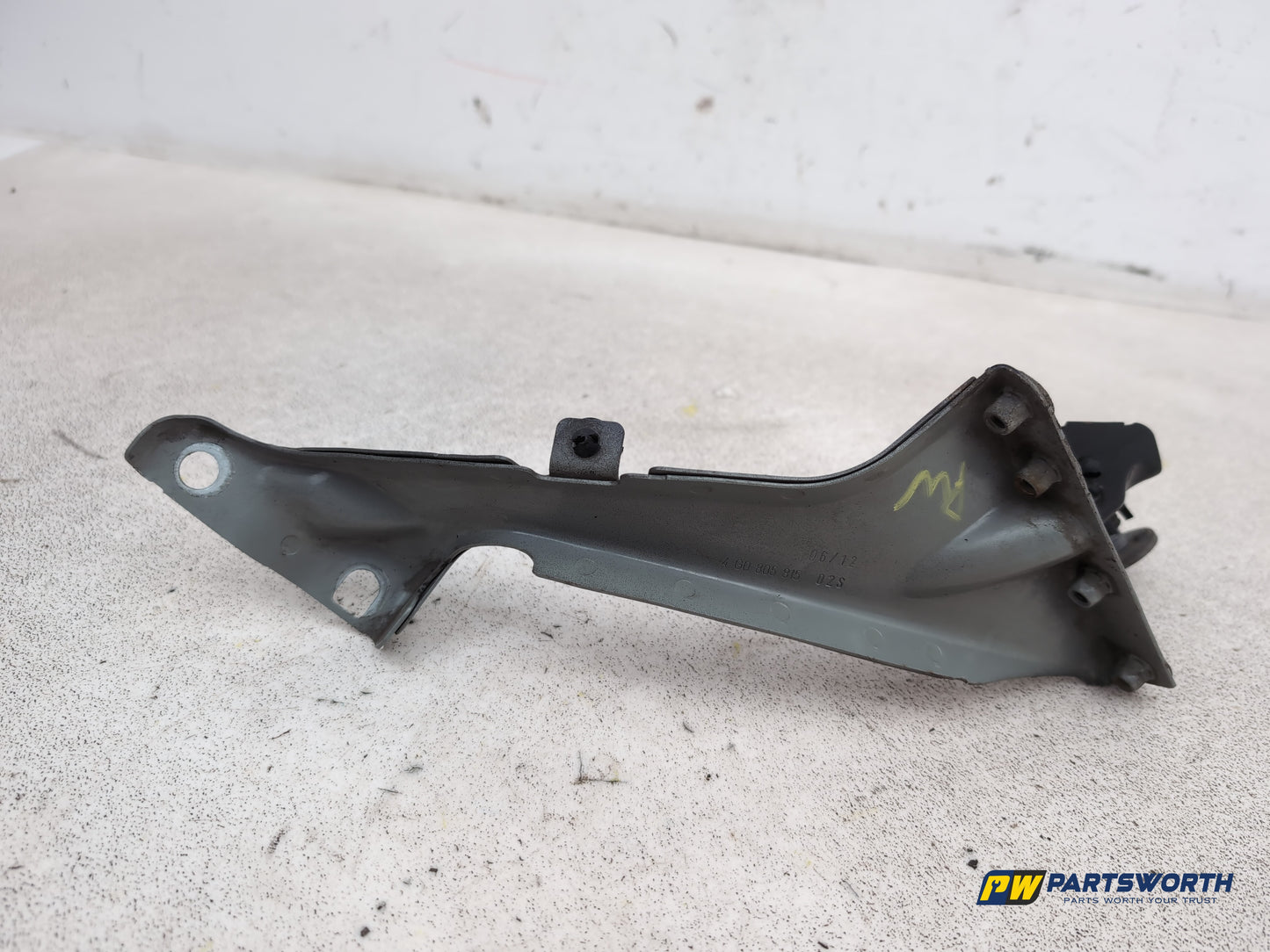 Audi A6 Se Tdi Quattro Auto Front Wing Bracket Mount Holder Passenger Side - photo 2