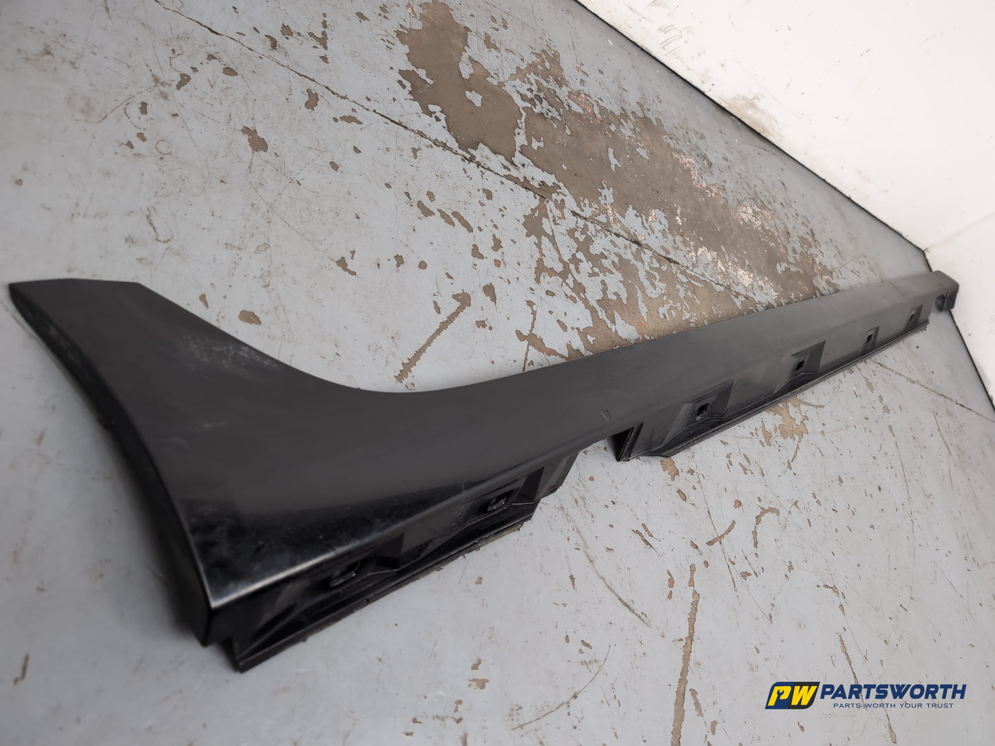 Side Skirt RH 1