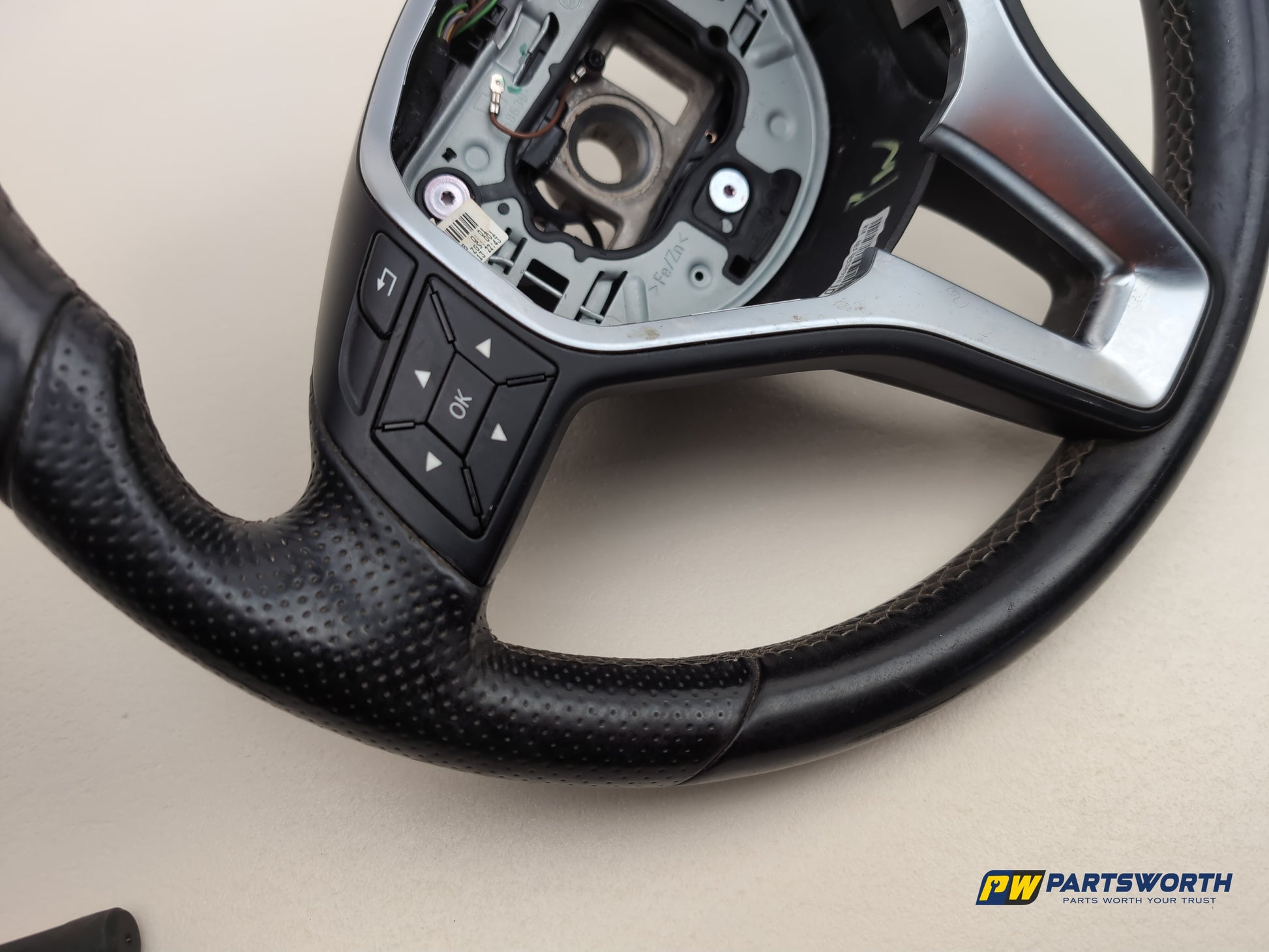 Mercedes-Benz B180 Blueefficiency Sport Multifunction Steering Wheel A2184601918 - photo 8