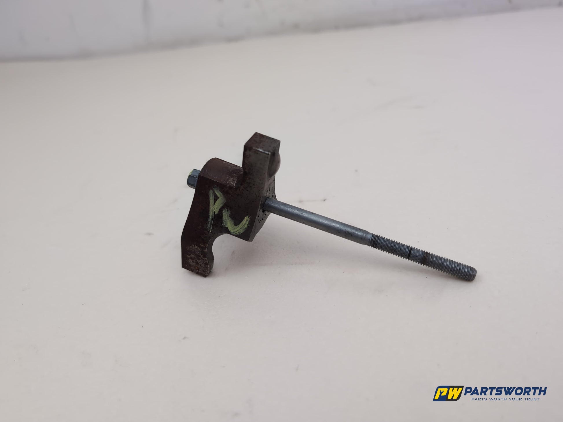 Jaguar Xf Portfolio D Fuel Injector Clamp And Bolt 2015-2019 - photo 2