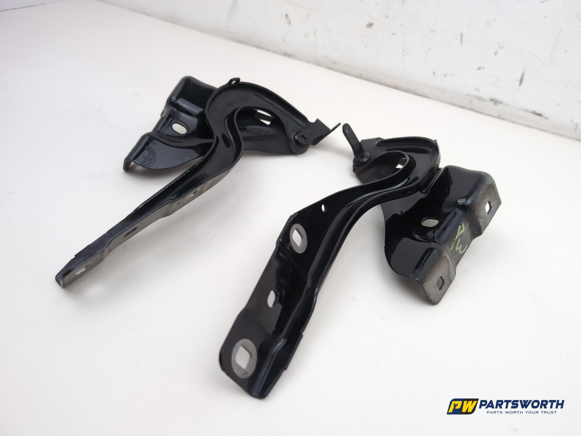 Bonnet Hinges 2