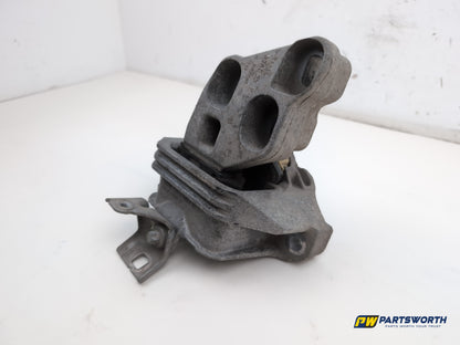 Mercedes-Benz B180 Blueefficiency Sport Engine Mounting Bracket Passenger Side - photo 2