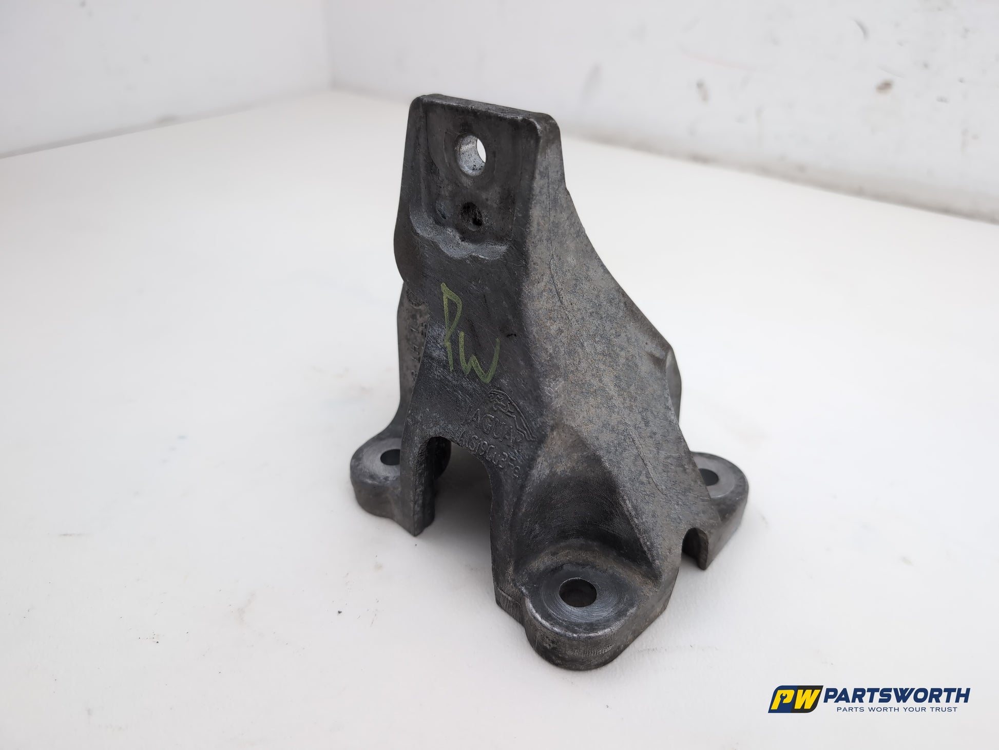 Jaguar Xf Portfolio D Left Engine Mount Bracket Gx736061fb 2015-2019 - photo 2