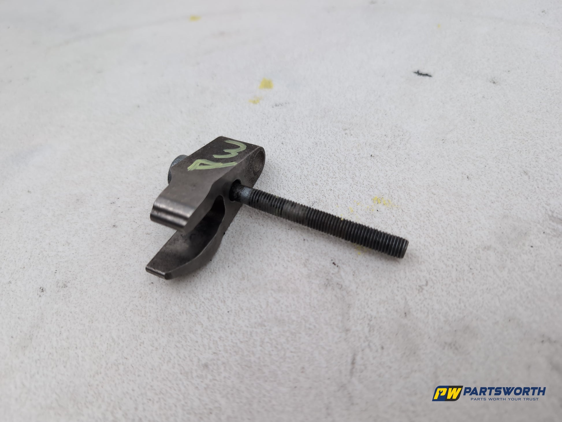 Mercedes-Benz B180 Blueefficiency Sport Cdi Fuel Injector Clamp And Bolt - photo 2