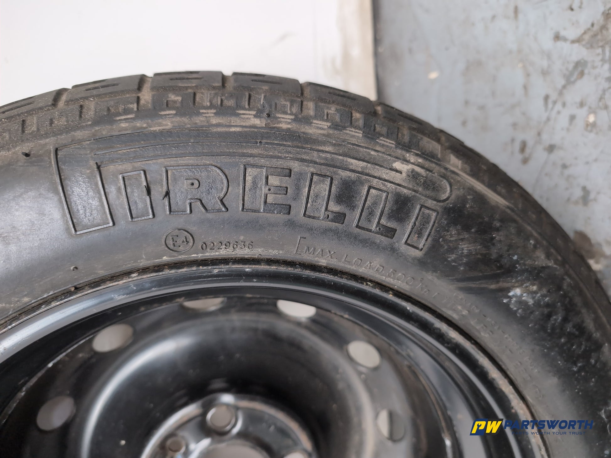 Space Saver Spare Wheel and Tool Kit  8