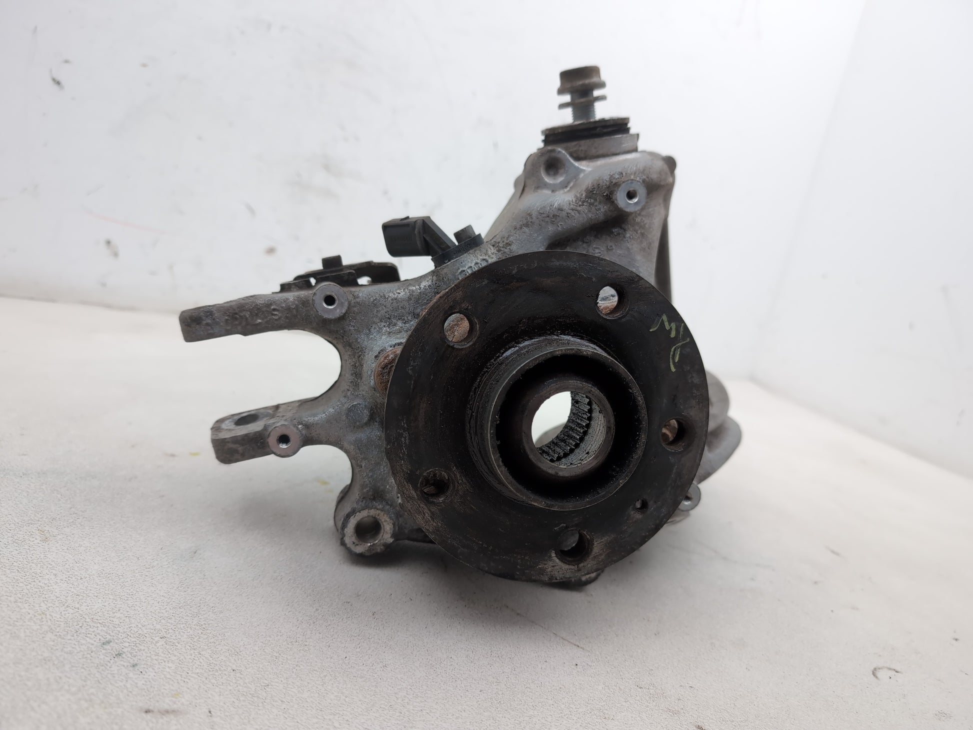 Audi A6 Se Tdi Quattro Auto Wheel Hub Rear Lh Passenger Side 8r0505435c - photo 3