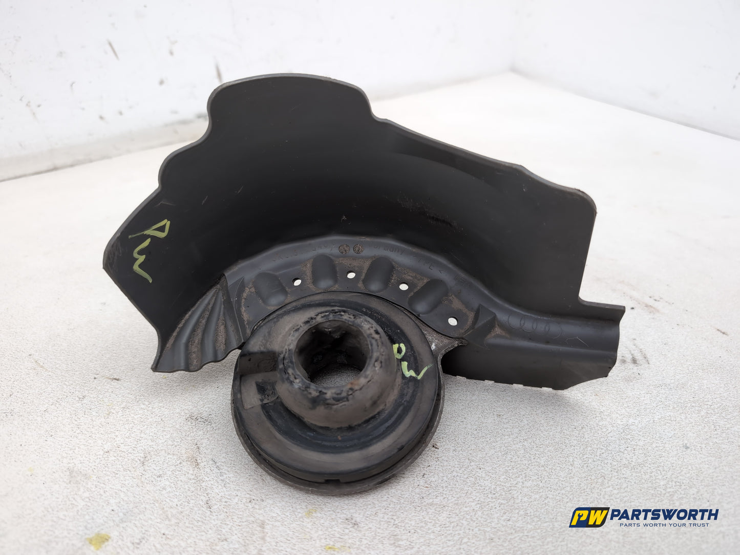 Audi A6 Se Tdi Quattro Auto Rear Spring Coil Lower Guard Cover And Support Pair - photo 8