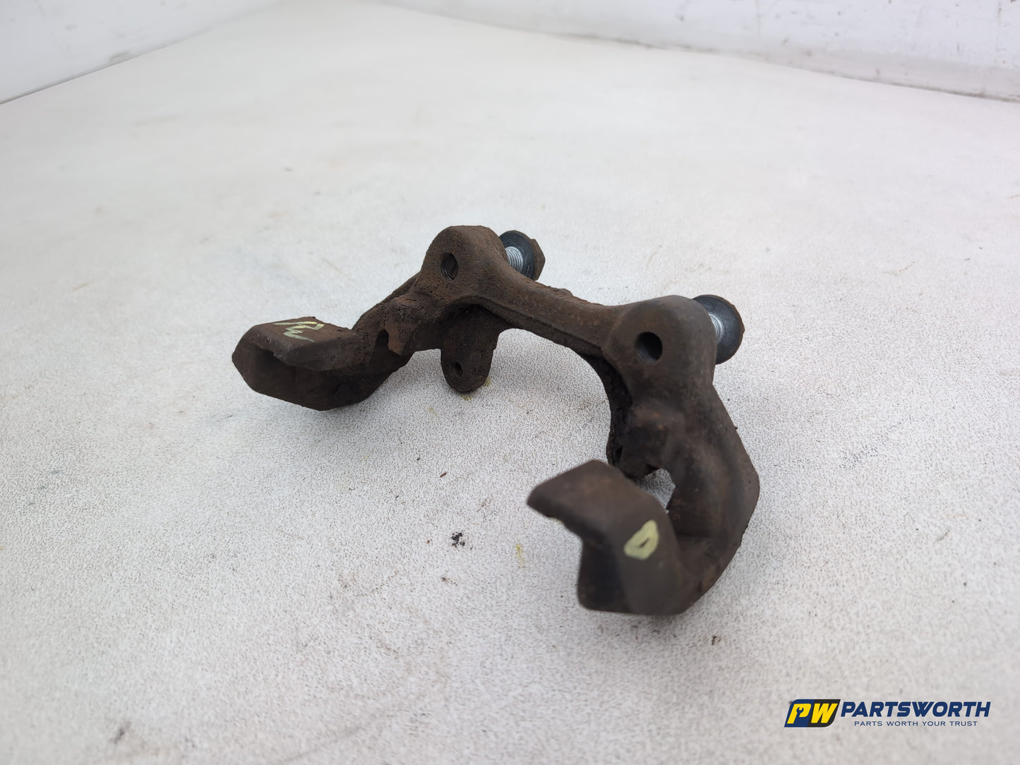 Mercedes-Benz Ml300 Sport Cdi Blue-Cy Rear Brake Caliper Support Rh Driver Side - photo 2